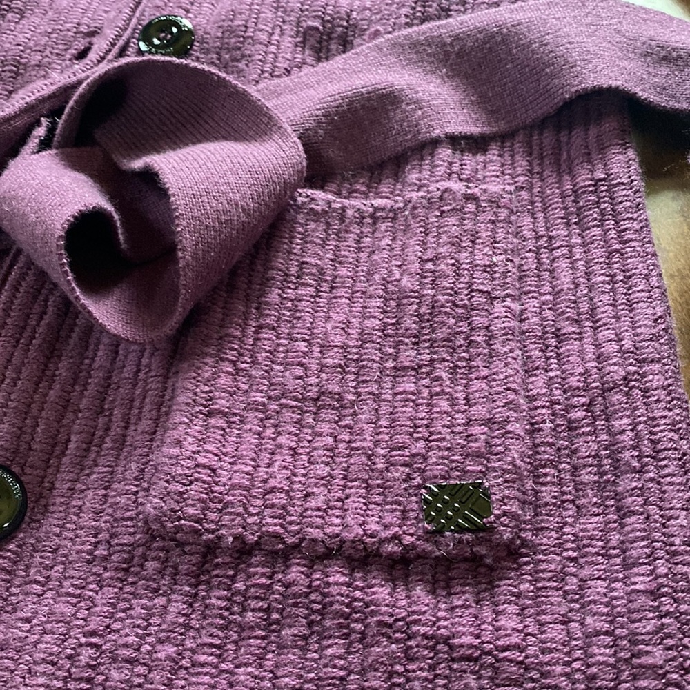 BURBERRY - Mid length wool cashmere silk Cardigan in eggplant color with belt. - Picture 9 of 16